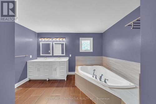 42 Kevi Crescent, Richmond Hill, ON - Indoor Photo Showing Bathroom