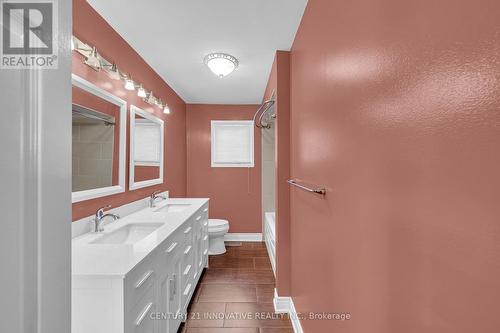 42 Kevi Crescent, Richmond Hill, ON - Indoor Photo Showing Bathroom