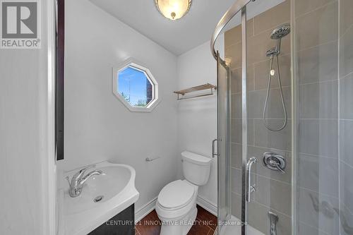 42 Kevi Crescent, Richmond Hill, ON - Indoor Photo Showing Bathroom