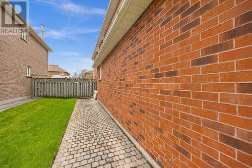 42 Kevi Crescent, Richmond Hill, ON -  With Exterior