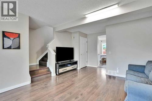 67 Somervale Drive Sw, Calgary, AB 