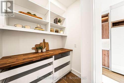 1140 Ogden Avenue, Mississauga, ON - Indoor With Storage