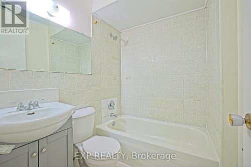 Upper - 4 Fallway Road, Brampton, ON - Indoor Photo Showing Bathroom