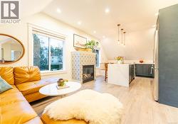 4 1035 Oliphant Ave  Victoria, BC V8V 2T9