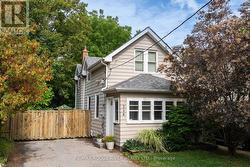 216 BURNS STREET W Whitby (Downtown Whitby), ON L1N 1J9