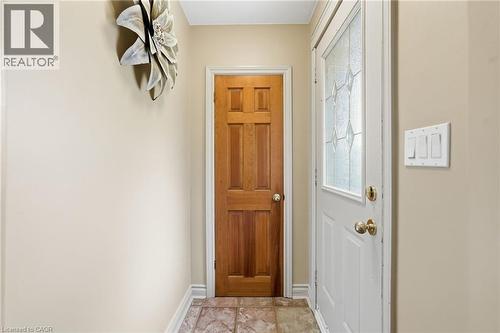21 Brian Boulevard, Waterdown, ON - Indoor Photo Showing Other Room
