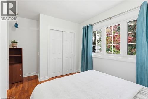 21 Brian Boulevard, Waterdown, ON - Indoor Photo Showing Bedroom