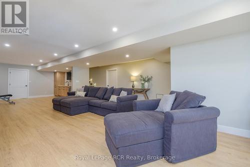 22 Nickason Drive, Arran-Elderslie, ON - Indoor Photo Showing Living Room