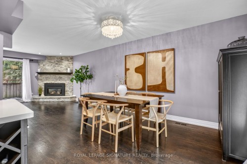 53 Poets Walk Way, Toronto, ON - Indoor Photo Showing Living Room