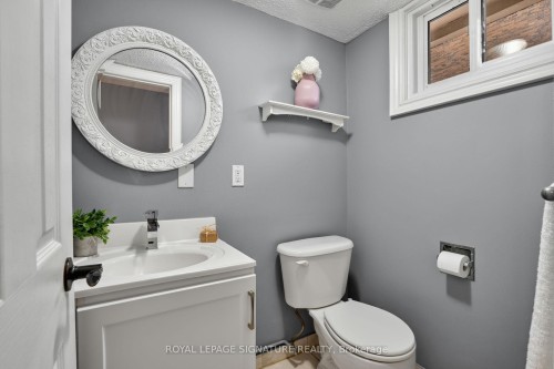 53 Poets Walk Way, Toronto, ON - Indoor Photo Showing Bathroom