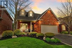 5 VOLTERRA Court  Waterdown, ON L8B 0K7