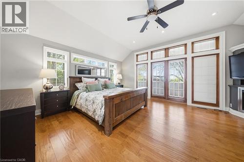 383 North Shore Boulevard W, Burlington, ON - Indoor Photo Showing Bedroom