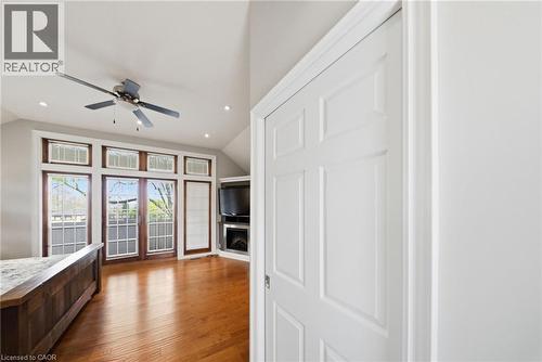 383 North Shore Boulevard W, Burlington, ON - Indoor Photo Showing Other Room