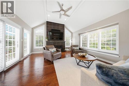383 North Shore Boulevard W, Burlington, ON - Indoor Photo Showing Living Room With Fireplace