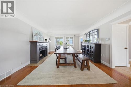 383 North Shore Boulevard W, Burlington, ON - Indoor