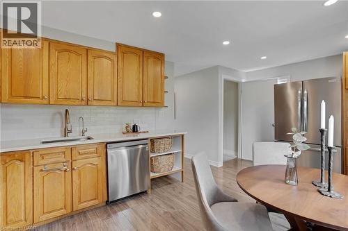 20 Ardoch Mews, Cambridge, ON - Indoor Photo Showing Kitchen With Stainless Steel Kitchen