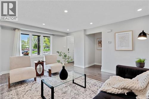 20 Ardoch Mews, Cambridge, ON - Indoor Photo Showing Living Room