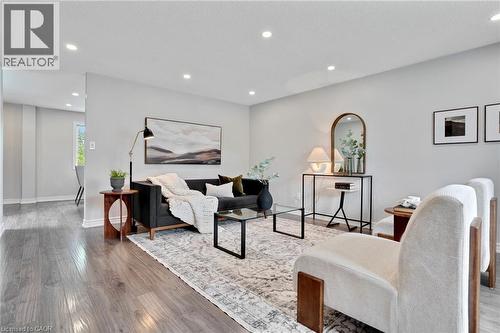 20 Ardoch Mews, Cambridge, ON - Indoor Photo Showing Living Room