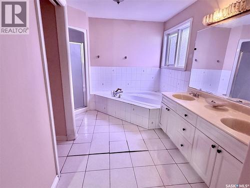 616 3Rd Street E, Spiritwood, SK - Indoor Photo Showing Bathroom