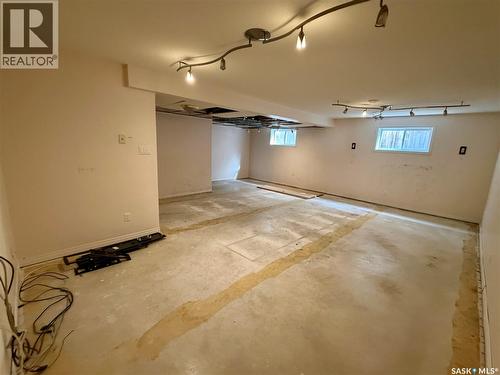 616 3Rd Street E, Spiritwood, SK - Indoor Photo Showing Garage