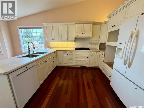 616 3Rd Street E, Spiritwood, SK - Indoor Photo Showing Kitchen With Double Sink