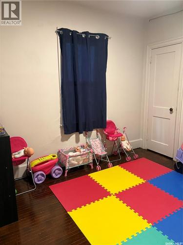718 8Th Street E, Saskatoon, SK - Indoor