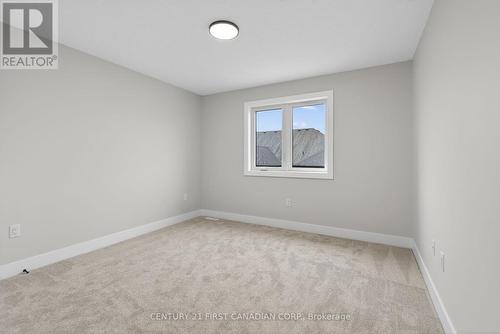 34 Postma Crescent, North Middlesex (Ailsa Craig), ON - Indoor Photo Showing Other Room