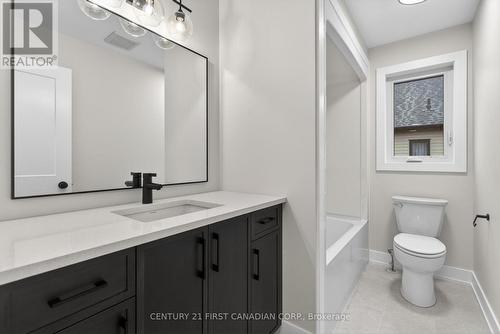 34 Postma Crescent, North Middlesex (Ailsa Craig), ON - Indoor Photo Showing Bathroom