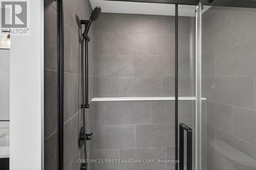 34 Postma Crescent, North Middlesex (Ailsa Craig), ON - Indoor Photo Showing Bathroom