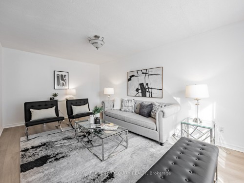 1858 Shadybrook Drive, Pickering, ON - Indoor Photo Showing Living Room