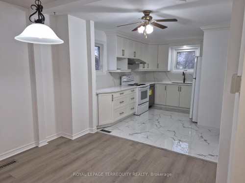 1858 Shadybrook Drive, Pickering, ON - Indoor Photo Showing Kitchen