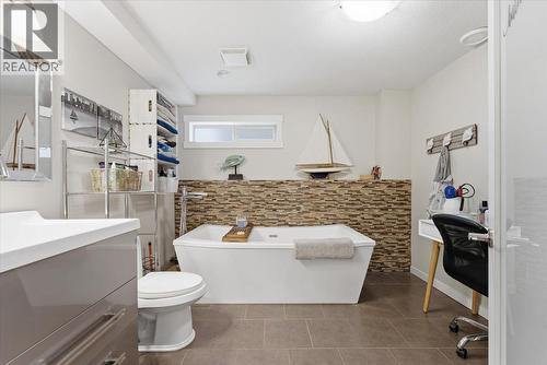 309 Killarney Way, Vernon, BC - Indoor Photo Showing Bathroom