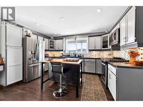 3445 Navatanee Drive, Kamloops, BC - Indoor Photo Showing Kitchen With Upgraded Kitchen