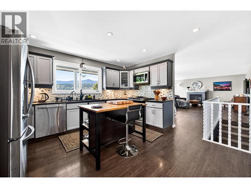 3445 Navatanee Drive, Kamloops, BC - Indoor Photo Showing Kitchen