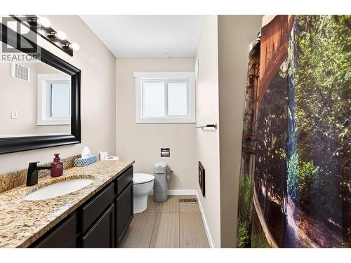 3445 Navatanee Drive, Kamloops, BC - Indoor Photo Showing Bathroom