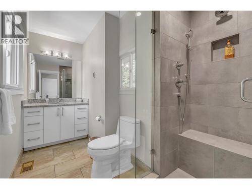 1213 Lambert Drive, Penticton, BC - Indoor Photo Showing Bathroom