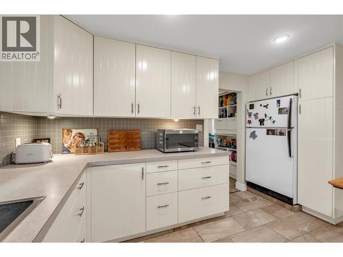 1213 Lambert Drive, Penticton, BC - Indoor Photo Showing Kitchen