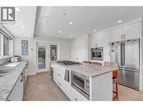 1213 Lambert Drive, Penticton, BC - Indoor Photo Showing Kitchen With Upgraded Kitchen