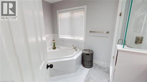 6466 Lisgar Drive, Mississauga, ON - Indoor Photo Showing Bathroom