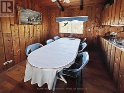 Large dining area - 