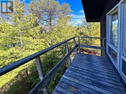 Private deck off of 2nd level - 