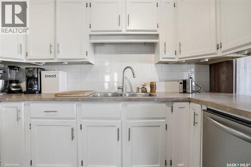 6831 Whelan Drive, Regina, SK - Indoor Photo Showing Kitchen With Double Sink
