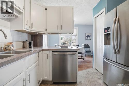 6831 Whelan Drive, Regina, SK - Indoor Photo Showing Kitchen With Double Sink