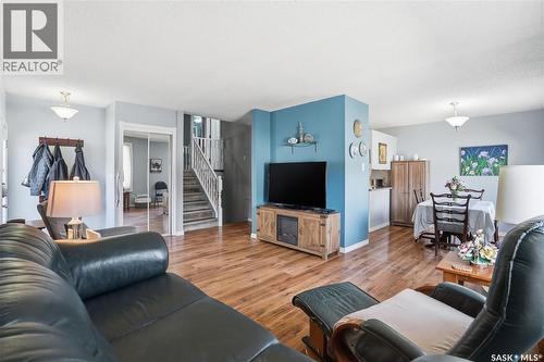 6831 Whelan Drive, Regina, SK - Indoor Photo Showing Living Room