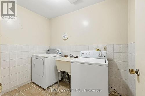 2275 Chapman Court, Pickering, ON - Indoor Photo Showing Laundry Room