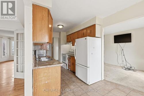 2275 Chapman Court, Pickering, ON - Indoor Photo Showing Kitchen With Double Sink