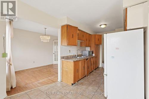 2275 Chapman Court, Pickering, ON - Indoor Photo Showing Kitchen
