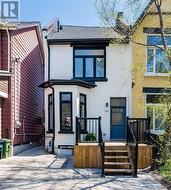369 PACIFIC AVENUE Toronto, ON M6P 2R2