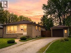 1745 SUN VALLEY DRIVE Windsor, ON N9C 3R1