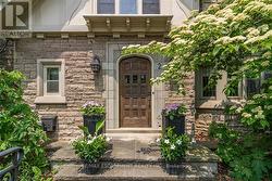 2 OAK KNOLL DRIVE  Hamilton, ON L8S 4C3